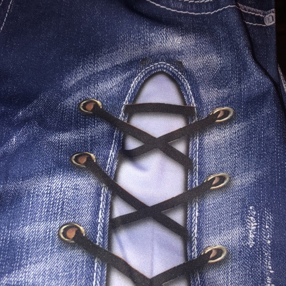 3D Jeggings Lace Up Print Capri Leggings - Picture 4 of 4